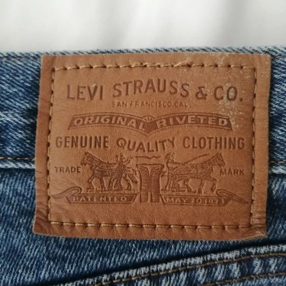 Levi's Premium Wedgie Jeans in These Dreams Medium Wash High Rise Ankle 26 (2) - Picture 7 of 16